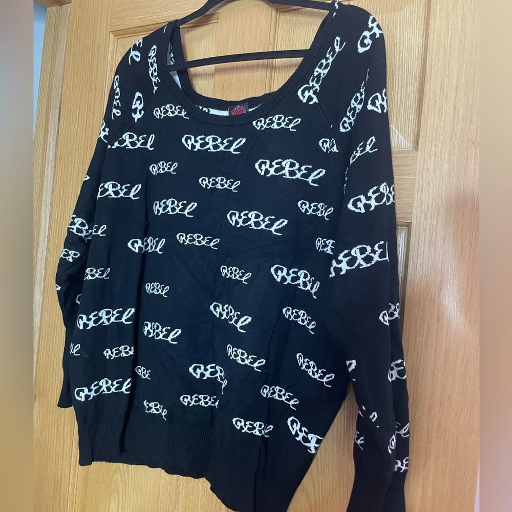 Torrid Rebel collection sweatshirt size 3